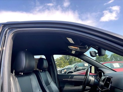 Used 2019 Jeep Grand Cherokee Limited AWD/4WD image 23