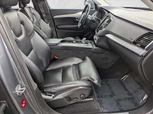 Used 2016 Volvo XC90 T8 Momentum w/ Vision Package image 20