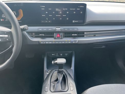 Used 2025 Kia K4 LXS image 17