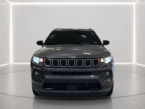 Used 2023 Jeep Compass Latitude AWD/4WD image 4
