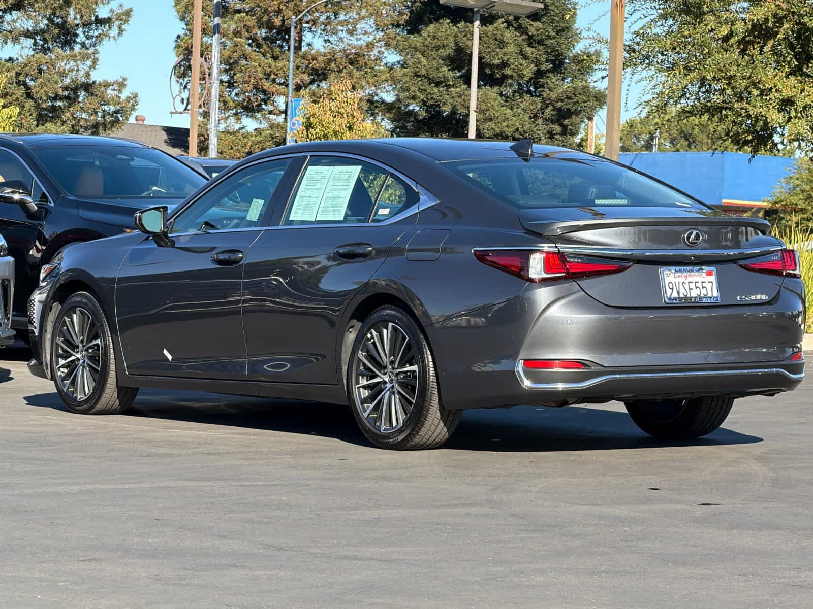 Certified 2025 Lexus ES 300h w/ Premium Package FWD image 7