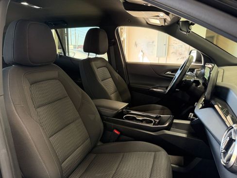 Used 2025 Chevrolet Equinox LT image 35