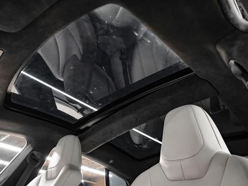 Used 2016 Tesla Model S 70 image 5