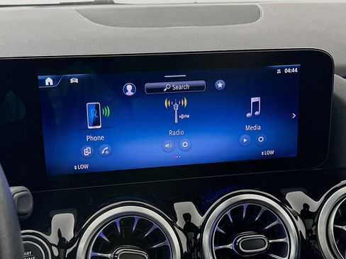 Used 2025 Mercedes-Benz GLA 250 image 15