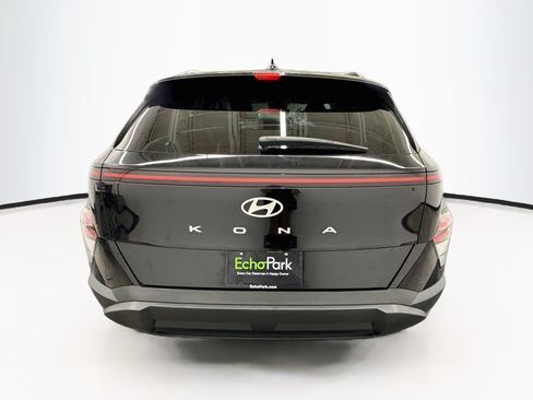 Used 2025 Hyundai Kona SEL FWD image 7