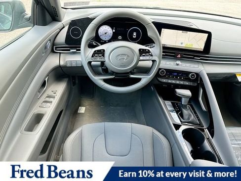 New 2024 Hyundai Elantra SEL w/ Convenience Package image 21