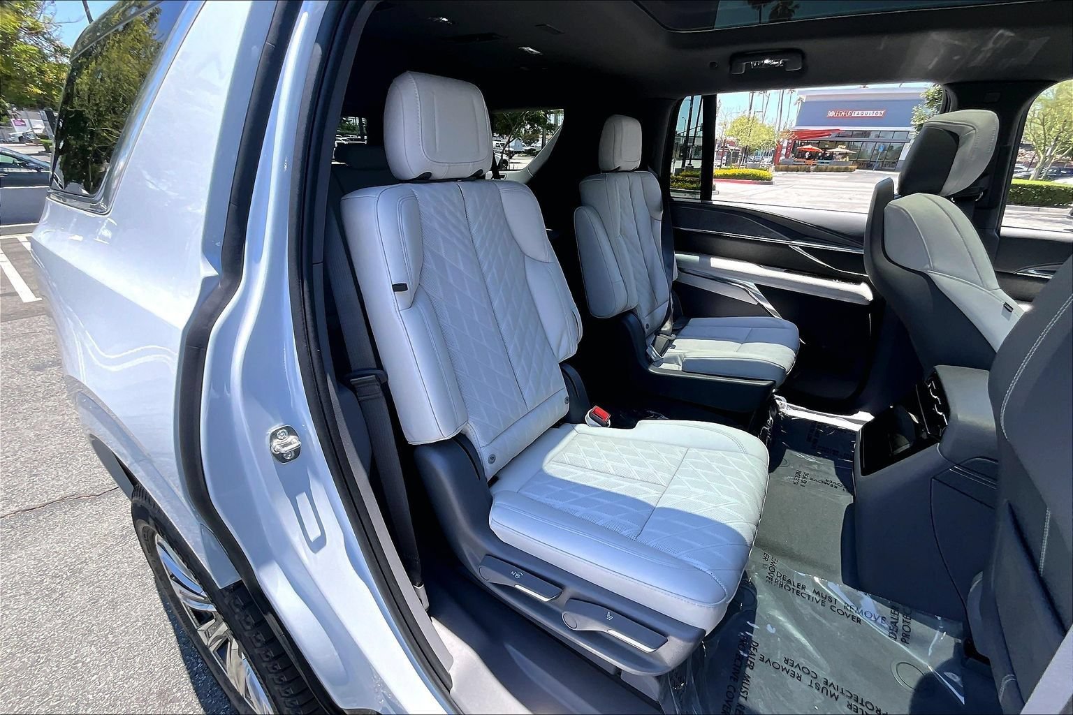 New 2026 Cadillac Escalade IQL Luxury w/ LPO, Floor Liner Package AWD/4WD image 30