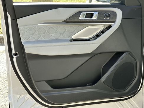 New 2026 Ford Explorer Platinum w/ LUX Leather Package image 15