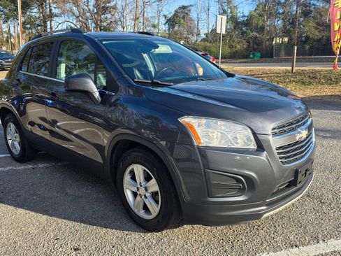 Used 2016 Chevrolet Trax LT w/ LT Convenience Package image 4