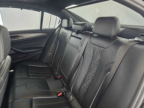 Used 2018 BMW M550i xDrive AWD/4WD image 17