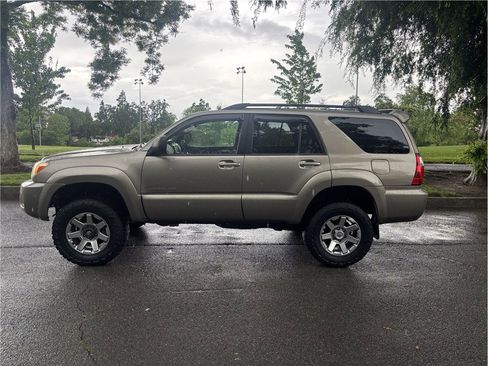 Used 2007 Toyota 4Runner Limited image 4