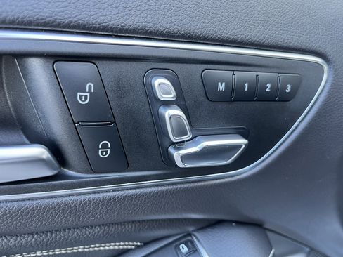 Used 2019 Mercedes-Benz GLA 250 4MATIC image 16