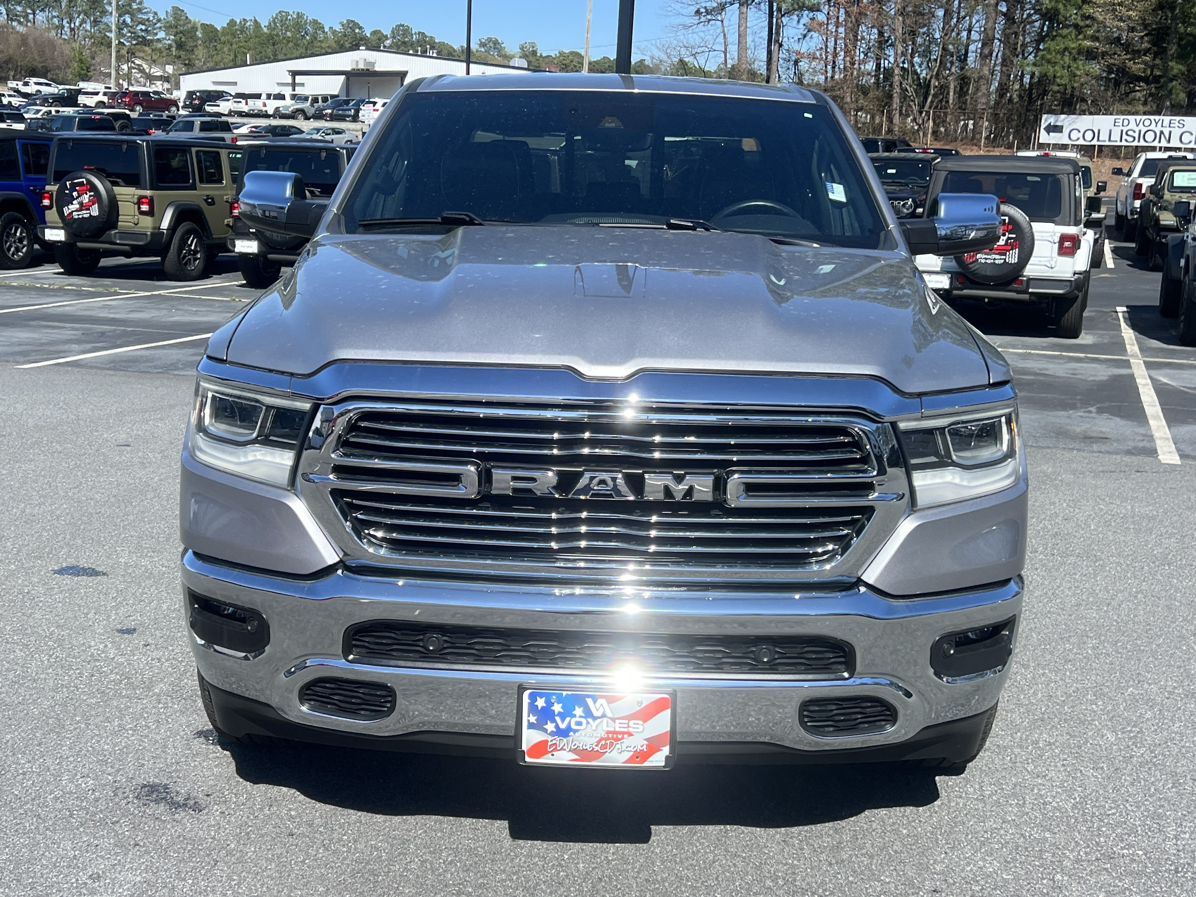 Used 2023 RAM 1500 Laramie AWD/4WD image 2