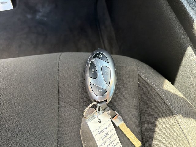 Used 2025 Hyundai Elantra Sport FWD image 29