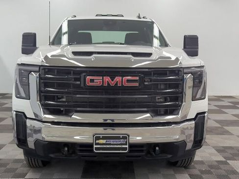 Used 2024 GMC Sierra 3500 Pro AWD/4WD image 2