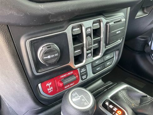 Used 2024 Jeep Wrangler Unlimited Rubicon image 23