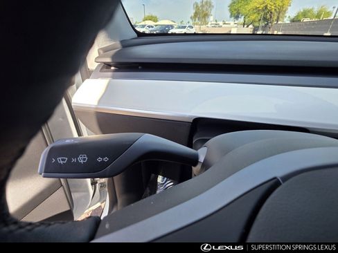 Used 2021 Tesla Model Y Performance image 23