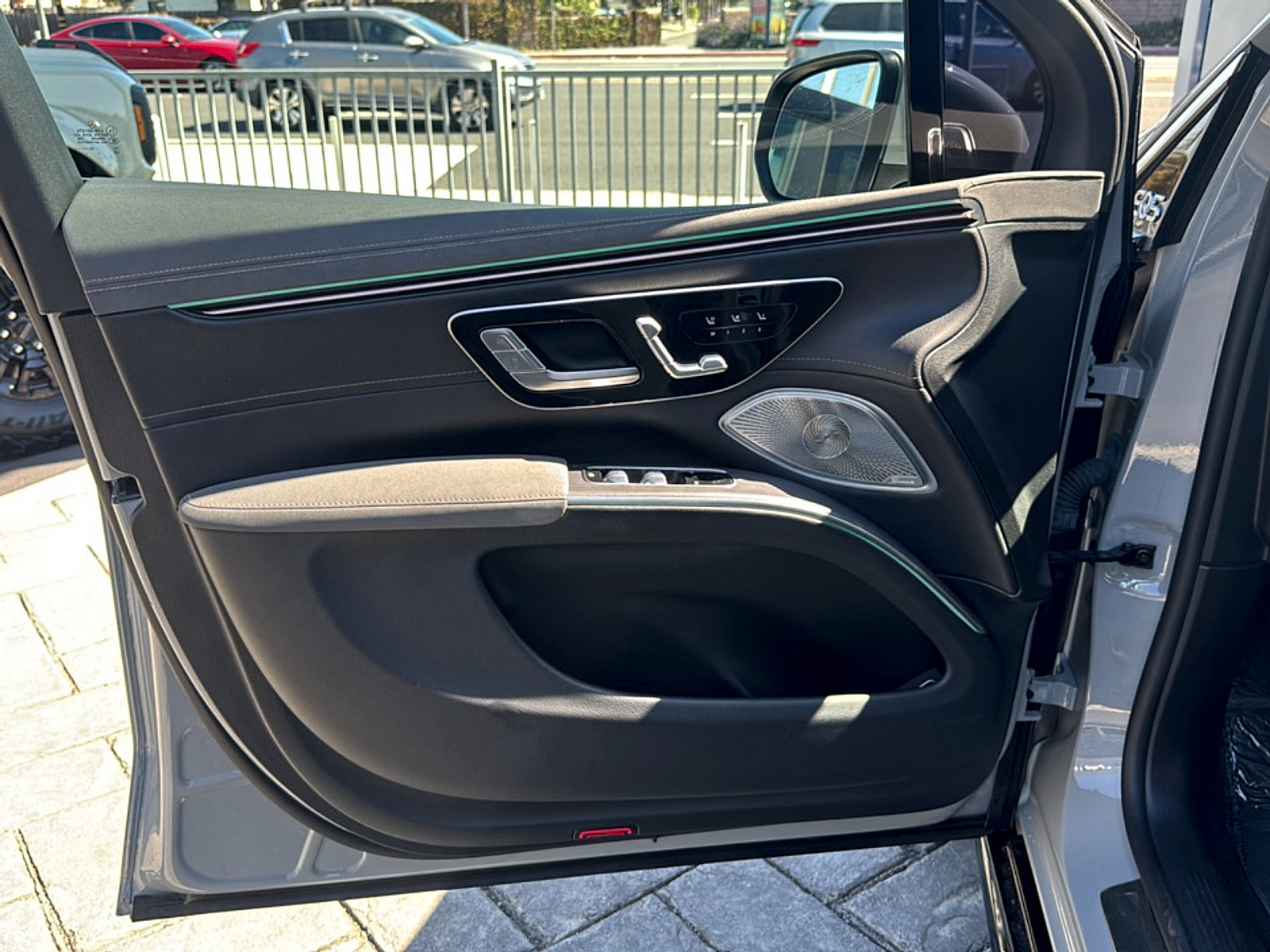 Used 2023 Mercedes-Benz EQS 580 4MATIC SUV image 14