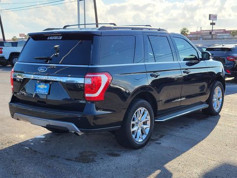 Used 2021 Ford Expedition XLT image 5