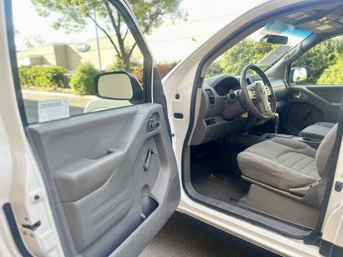 Used 2019 Nissan Frontier S image 14