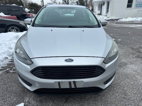 Used 2017 Ford Focus SE image 8