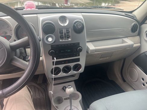 Used 2008 Chrysler PT Cruiser FWD image 8