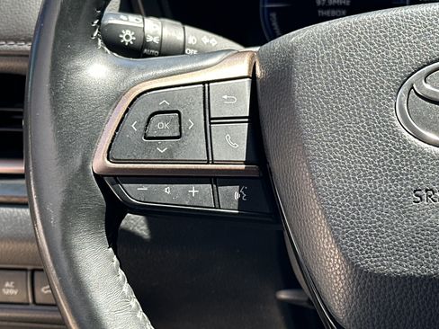 Used 2024 Toyota Grand Highlander AWD Hybrid image 18