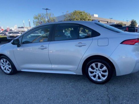 Used 2024 Toyota Corolla LE image 6