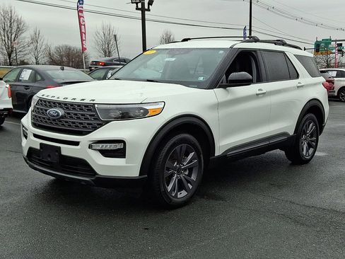 Certified 2024 Ford Explorer XLT w/ Equipment Group 202A image 3