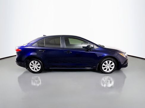 Used 2025 Toyota Corolla LE FWD image 11
