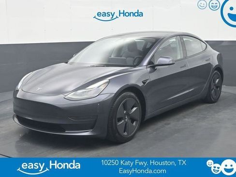 Used 2023 Tesla Model 3 Standard Range image 1