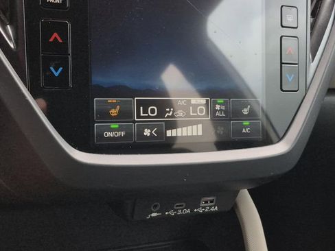Used 2025 Subaru Forester Premium AWD/4WD image 43