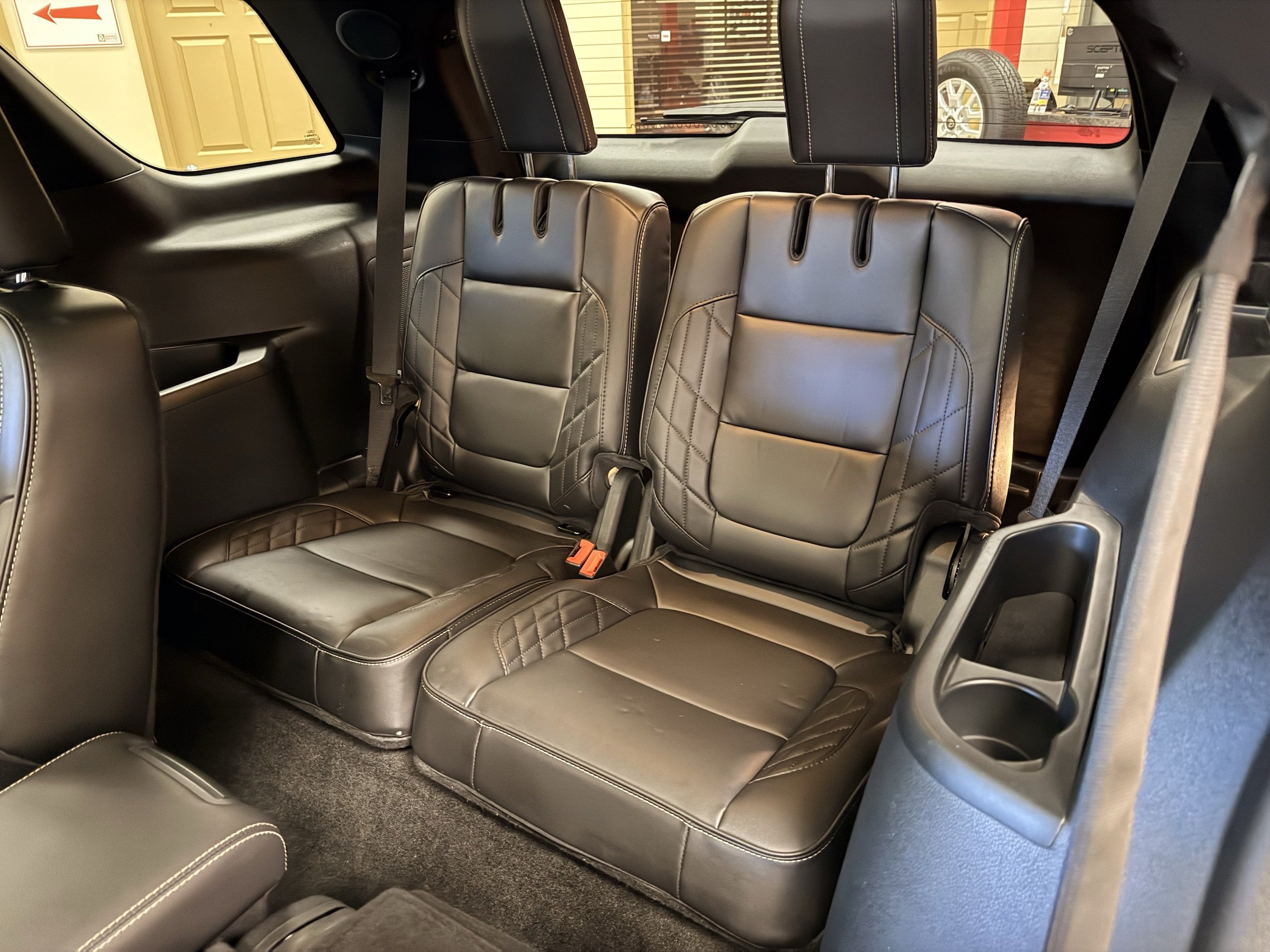 Used 2018 Ford Explorer Platinum AWD/4WD image 34