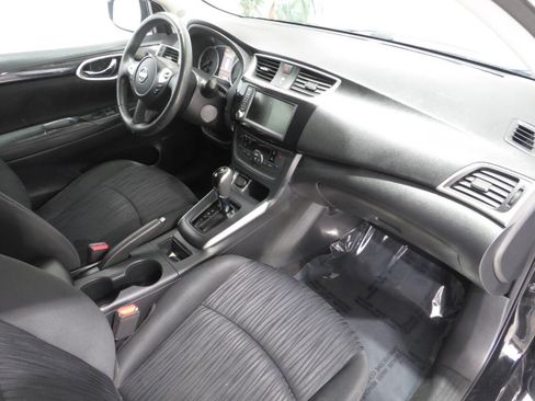 Used 2019 Nissan Sentra SV FWD image 10