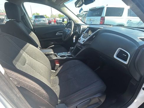 Used 2017 Chevrolet Equinox LS image 8
