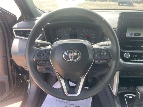 Used 2025 Toyota Corolla Cross AWD Hybrid image 25