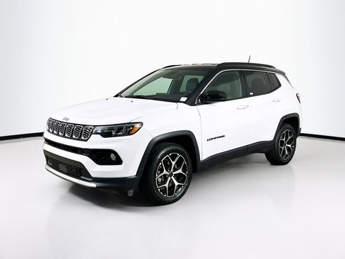 Used 2025 Jeep Compass Limited AWD/4WD image 3