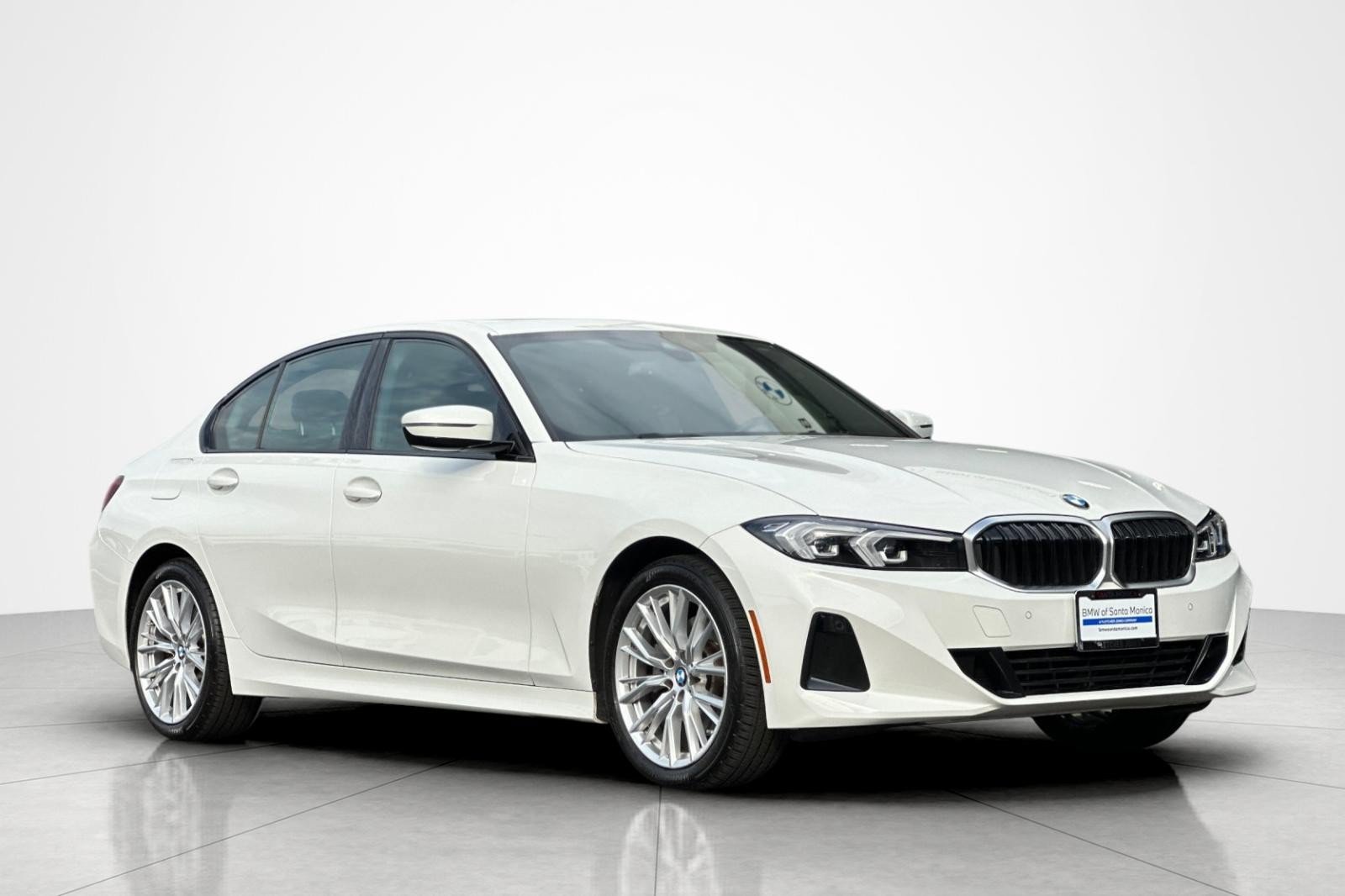 Used 2023 BMW 330i Sedan w/ Driving Assistance Package RWD image 7