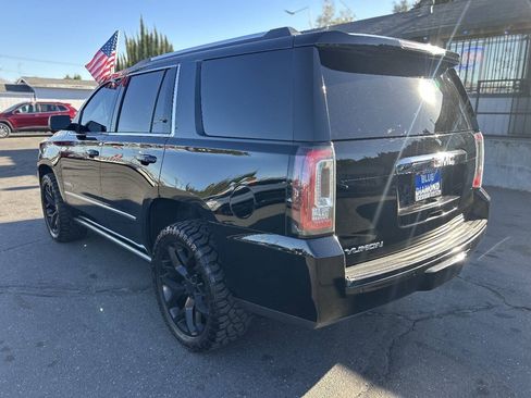 Used 2018 GMC Yukon Denali w/ Denali Ultimate Package AWD/4WD image 4