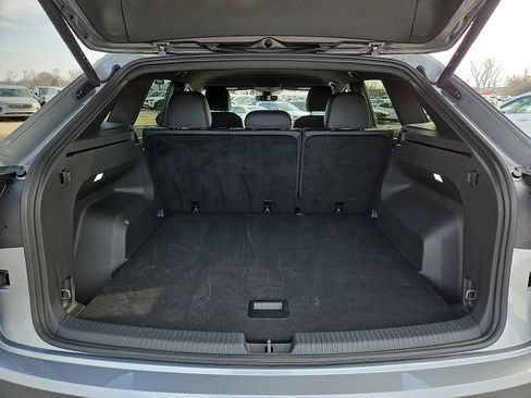 Used 2025 Volkswagen Atlas Cross Sport SE image 29