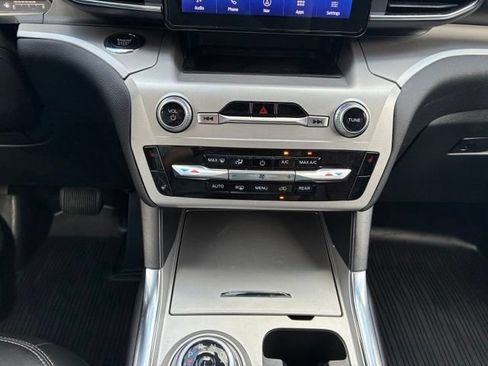 Certified 2023 Ford Explorer XLT w/ Equipment Group 202A AWD/4WD image 26