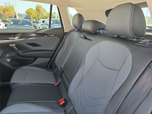 New 2026 Volkswagen Tiguan SE FWD image 9