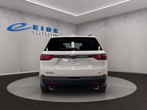 Used 2023 Chevrolet Traverse RS FWD image 13