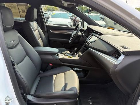 Used 2024 Cadillac XT5 Luxury w/ LPO, Floor Liner Package AWD/4WD image 26