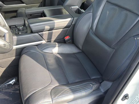 Used 2022 Toyota Tundra Platinum AWD/4WD image 31