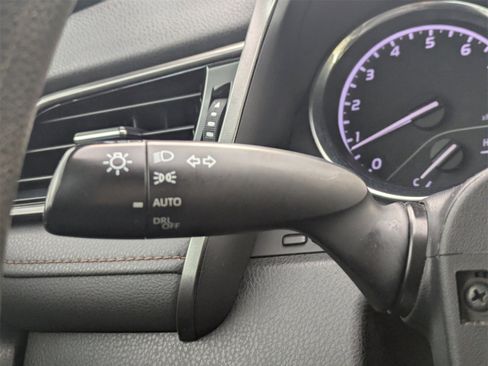 Used 2020 Toyota Camry LE image 30