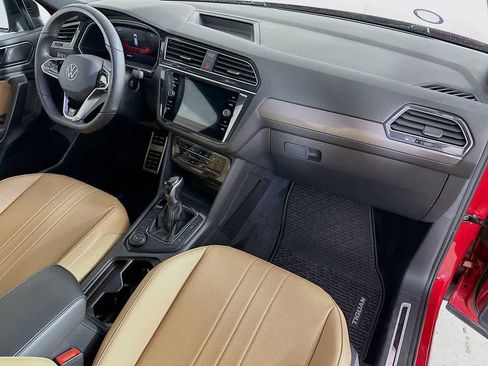 Used 2024 Volkswagen Tiguan SE R-Line image 32