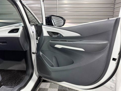 Used 2021 Chevrolet Bolt LT image 28