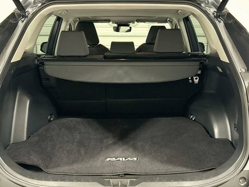 Used 2019 Toyota RAV4 XLE w/ Convenience Package FWD image 23