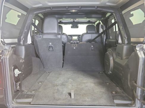 Used 2019 Jeep Wrangler Unlimited Sahara AWD/4WD image 25